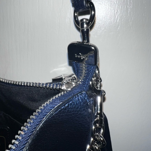Coach metallic Carrie Crossbody bag with detachable strap and silver chain. Blue - Picture 7 of 7